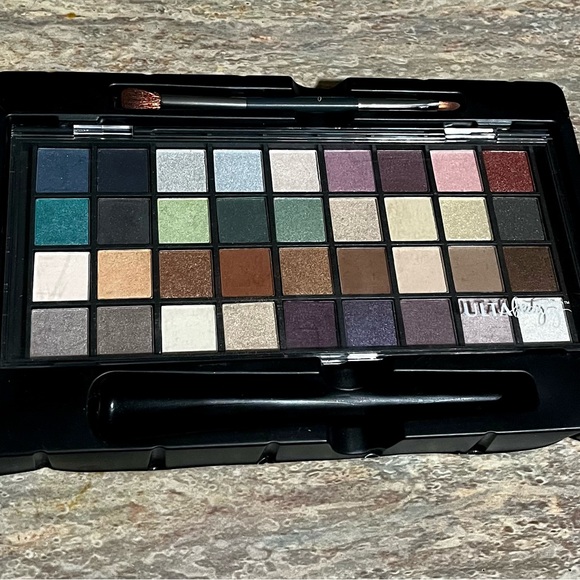 Ulta Beauty Neutral Multi-Colored Eyeshadow Palette – 36 Shades - Picture 3 of 10